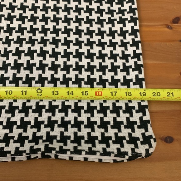 Black and white throw pillow, 19 inch square, unzips for cleaning - Picture 3 of 4